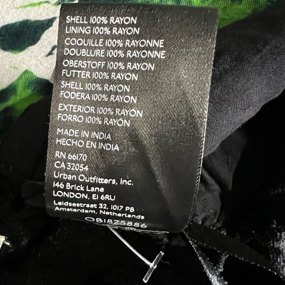 Kimchi Blue Jana Velvet Embroidered Top - Picture 10 of 10